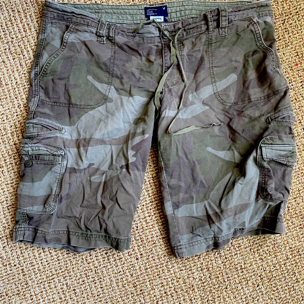 American eagle camo bermuda short